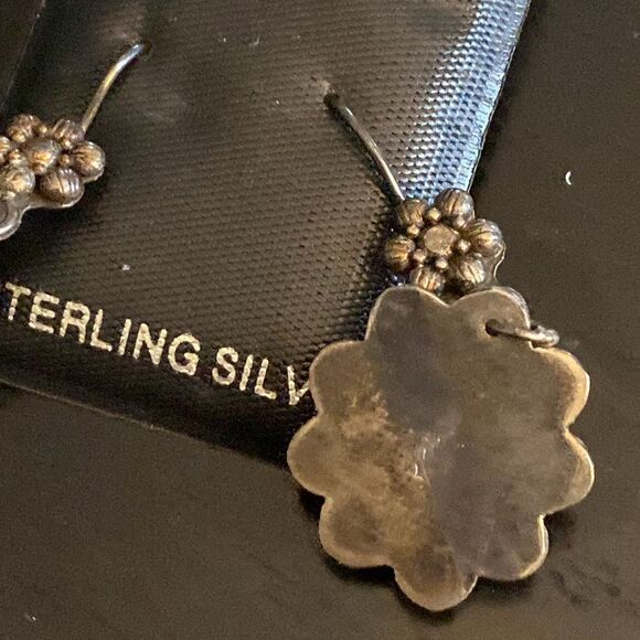 Signed Sterling boho style flower power earrings with Mother of Pearl - Picture 3 of 6